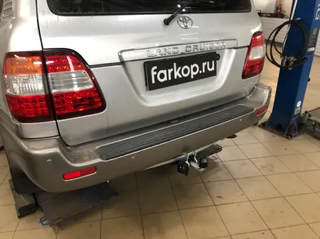Фаркоп Galia для Toyota Land Cruiser J100 VX 1998-2008 T050A в Казань