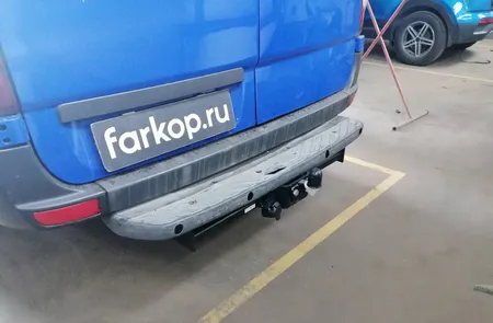 Фаркоп Steinhof для Volkswagen Crafter 2006-2016 (для а/м со ступенькой) V-033 в Казань