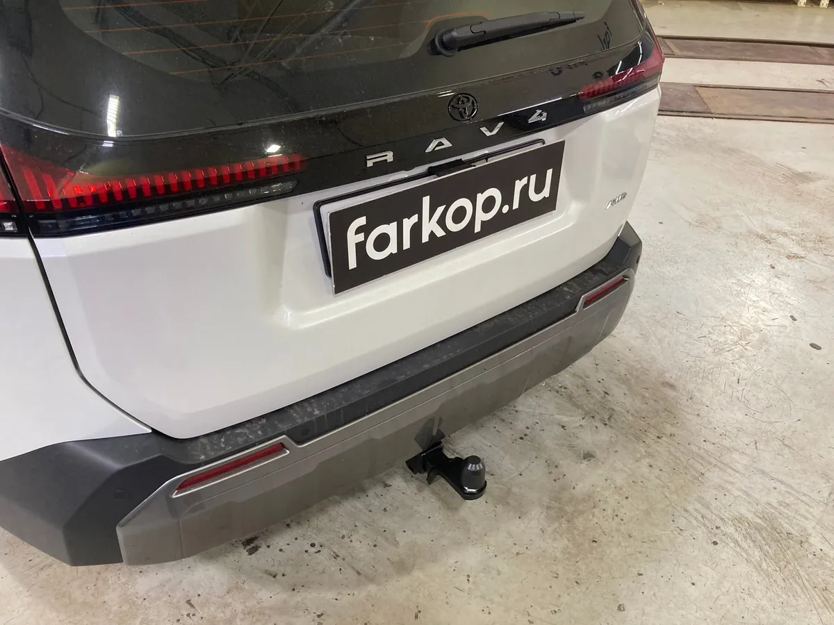 Фаркоп Berg для Toyota RAV4 2025- F.5717.002 в Казань Фаркоп Berg для Toyota RAV4 2025- F.5717.002 в Казань