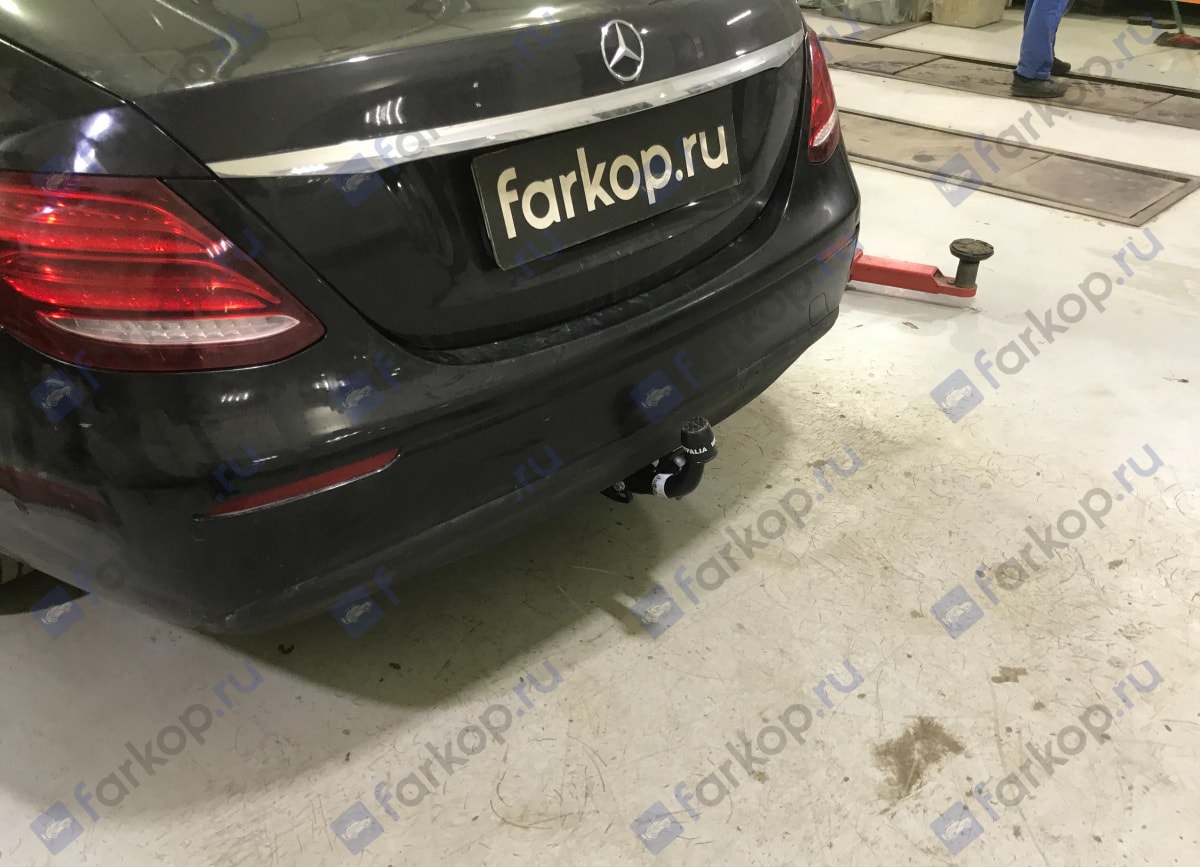 Установили фаркоп Westfalia для Mercedes E-class (седан) 2016 г. Установили фаркоп Westfalia для Mercedes E-class (седан) 2016 г.